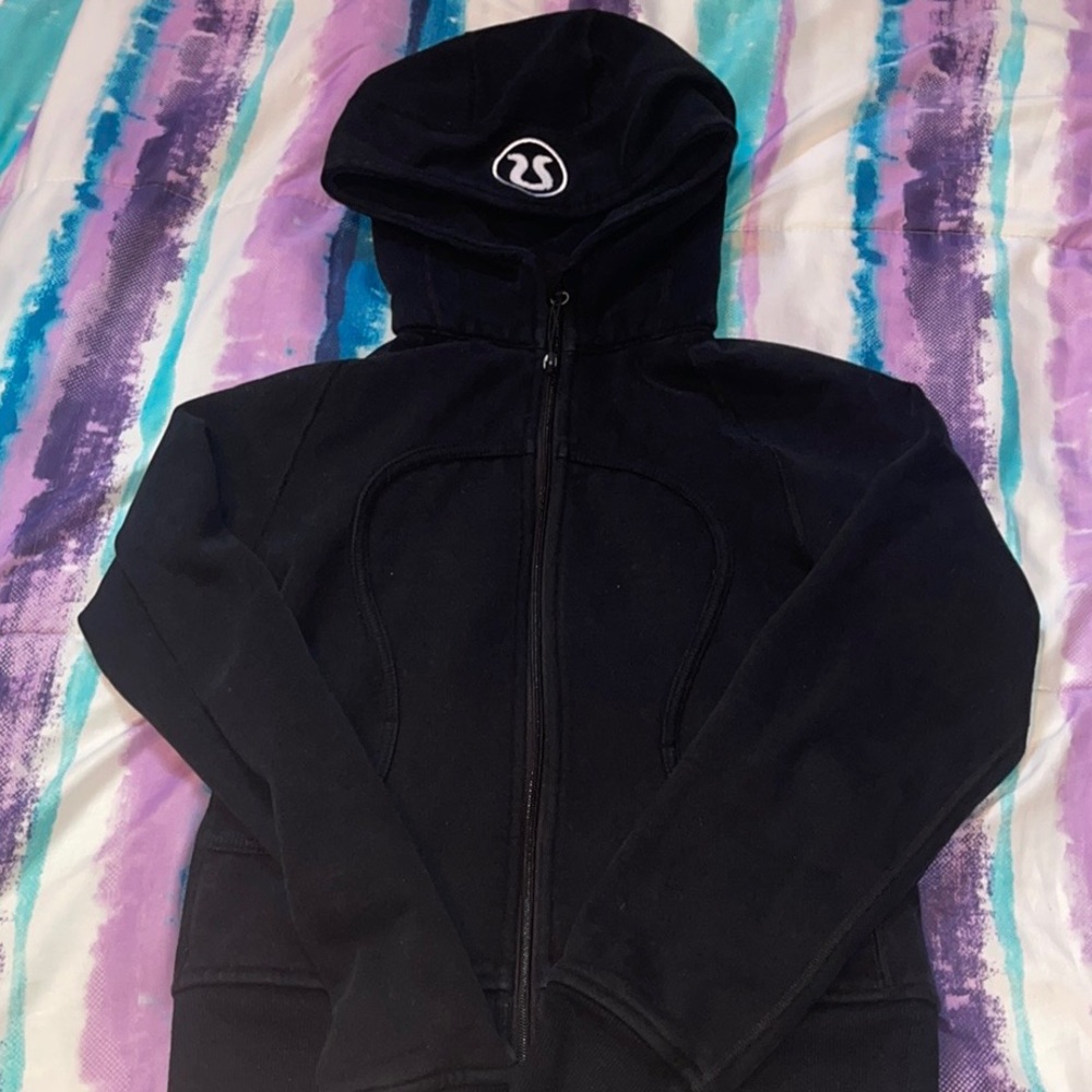 black lulu lemon zip up hoodie - size 2-4